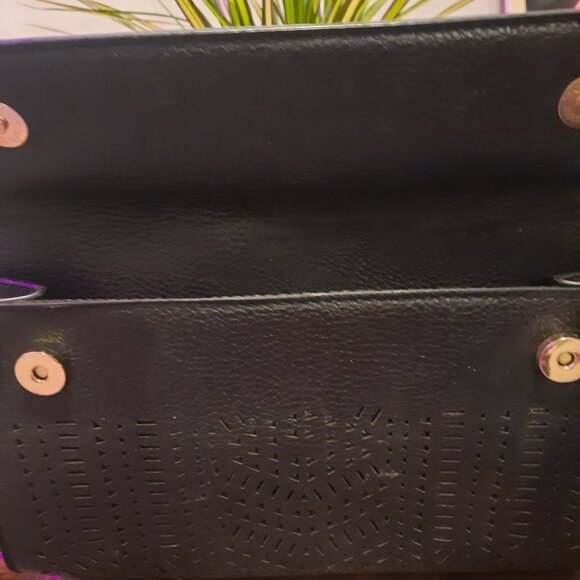 Black bag w/out strap - Picture 2 of 2